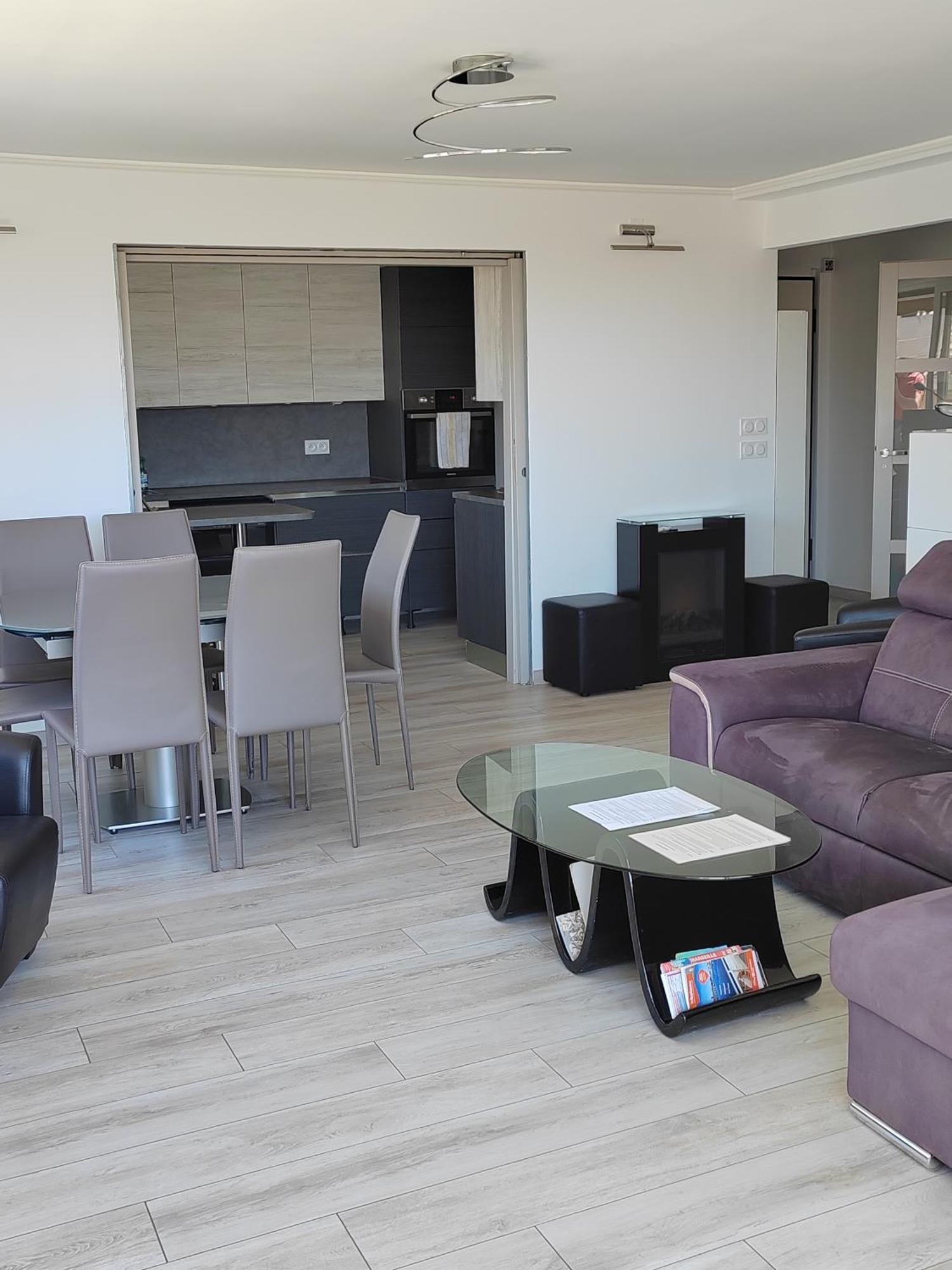 Pointe Rouge Near & Marina Apartamento